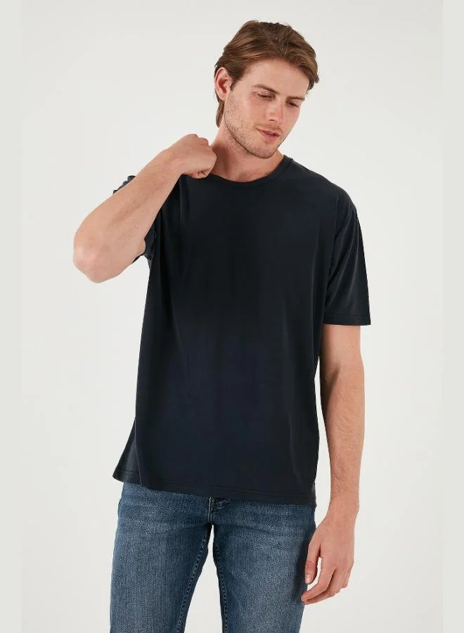 بوراتي تيشيرت رجالي أساسي بياقة دائرية بقصة عادية من بوراتي